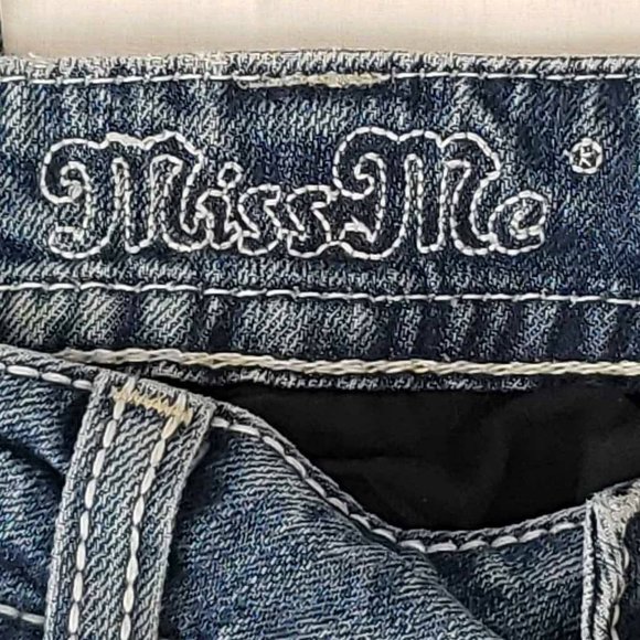 Miss Me Womens Capri Jeans Blue Stretch Embroidered Medium Wash Low Rise 28 - Picture 10 of 12